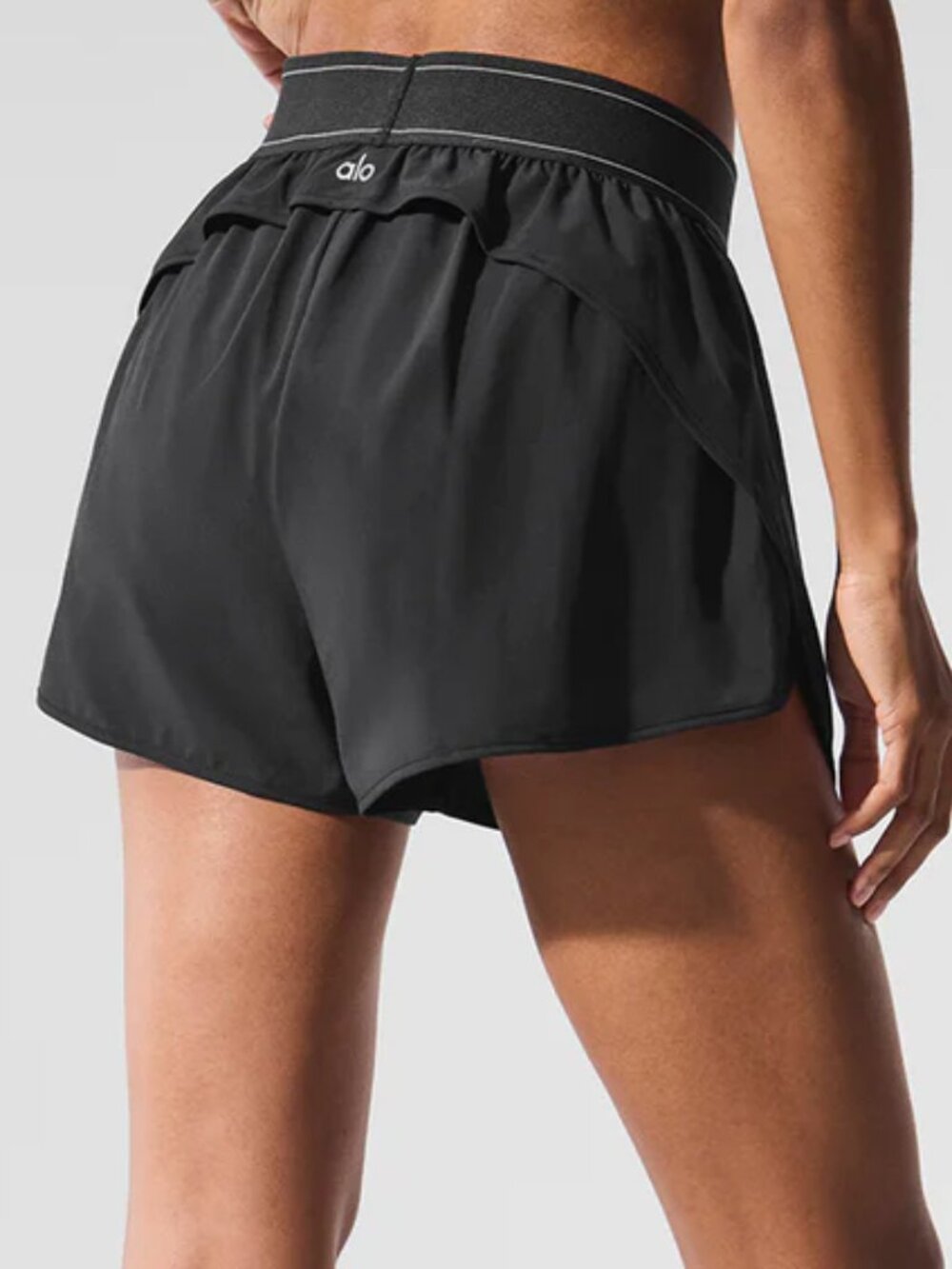 π€ NWT ALO Yoga Match Point Short | Black Athletic Workout Shorts - Picture 2 of 8